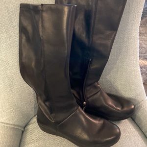 Fit flop Sumi stretch knee high boot